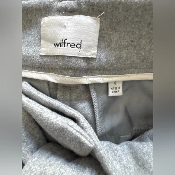 ARITZIA WILFRED JALLADE Light Gray Belted Trousers (US 0) - Picture 7 of 9